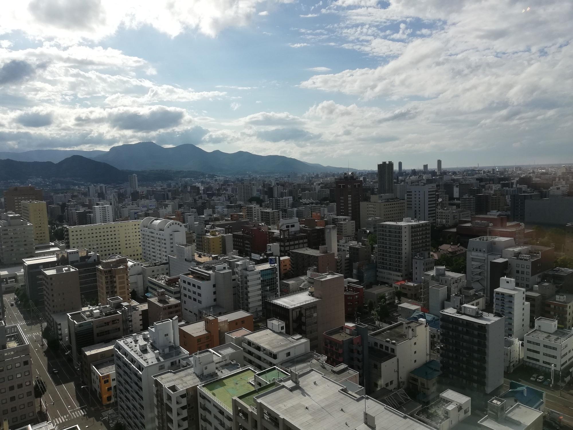 Sapporo Prince Hotel Exterior foto View of the city